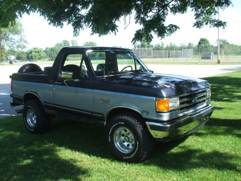 1990 Ford Bronco - Super Bronco - July 4, 2008. "New" rubber and rims.