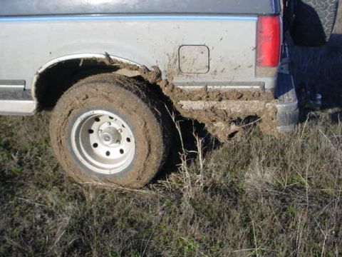 1991 Ford Bronco - a look at the stuff( there is some crazy mud in this field