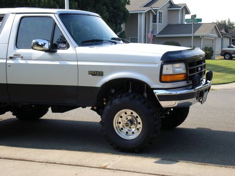 1996 Ford Bronco - As you can see my shocks & steering stabilizer have no boots on them. Just can't stand the way they look with boots on them. Hey I live in…