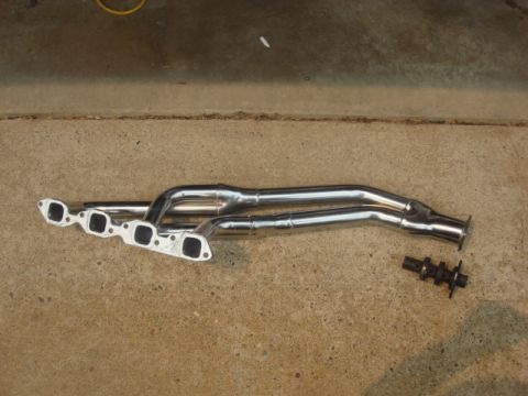 1983 Ford Bronco - to install properly i need to get a second set of gaskets. i removed these to sand the discs down alittle you can see where the paint was s…