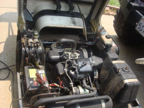 1983 Ford Bronco - I poped the cover and saw a wiring mess. i needed to charge the battery and add a new protected light power and a new horn circuit.this is…