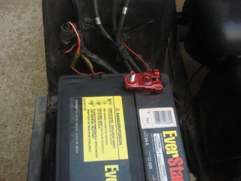 1983 Ford Bronco - I masked off the threads and sprayed the connector with battery sealer.