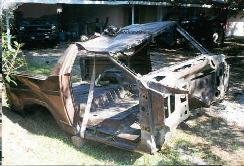 1983 Ford Bronco - In the shadows at the top R, you can see my father's tractor whose front-end-loader did the heavy lifting. I couldn't buff this out, so...