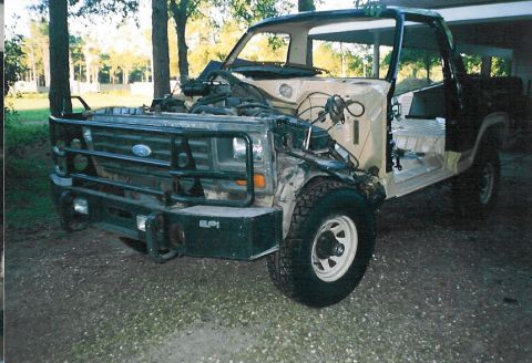 1983 Ford Bronco - After searching the junkyards, hauling parts home, cleaning them, and then having them painted, I set the replacement body (an '82 tub) bac…