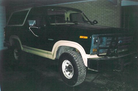 1983 Ford Bronco - It was nearly 10PM when I finished, but I just HAD to take some pictures. What if it got stolen overnight?
