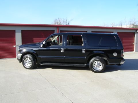 2000 Ford Excursion photo