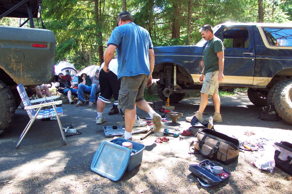 Mike & Greg replacing axle u-joint.
(7/12/2008)