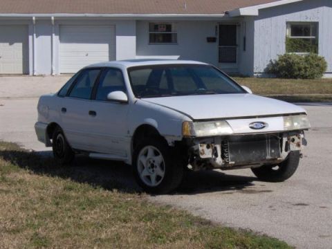1991 Ford Taurus photo