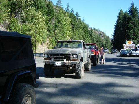 2005 Jeep Wrangler - 2 At Whistlin Jacks getting fuel