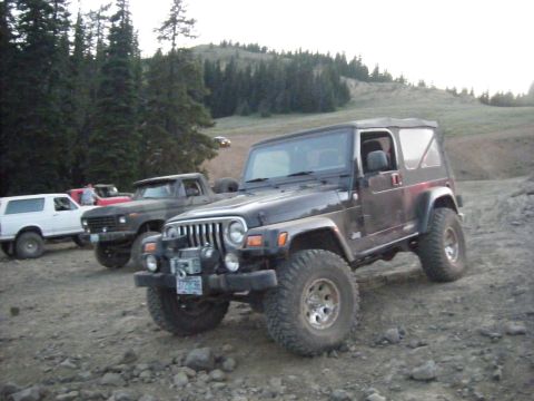 2005 Jeep Wrangler - Gathering on the other side to head to Moon Rocks.