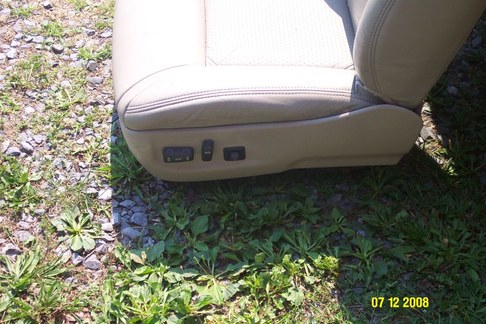 car seat controls with buttons