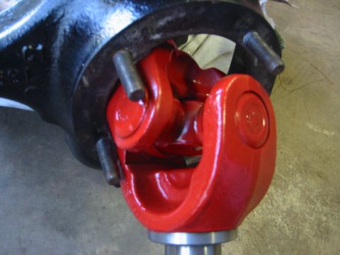 1995 Ford Bronco - notice the thickness difference between the stock spicer ears and the yukon 35 spline ears.