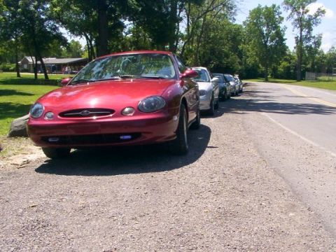 1998 Ford Taurus - Line up from the front