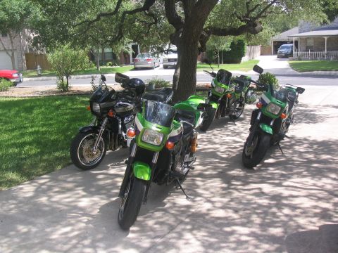 1981 Kawasaki Bayou - the boys at my house