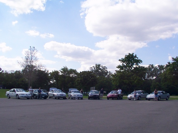 1998 Ford Taurus sedans parked in a lot under a cloudy sky
