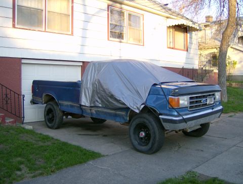 1990 Ford Bronco - The donor truck, ready to be disassembled.