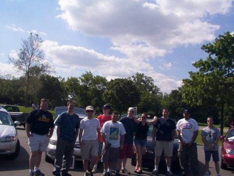 1998 Ford Taurus - The group shot, and part of the sky for some reason.