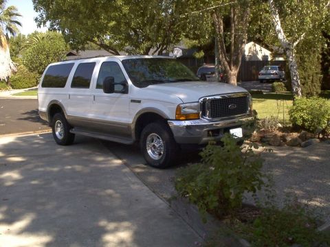 2000 Ford Excursion photo