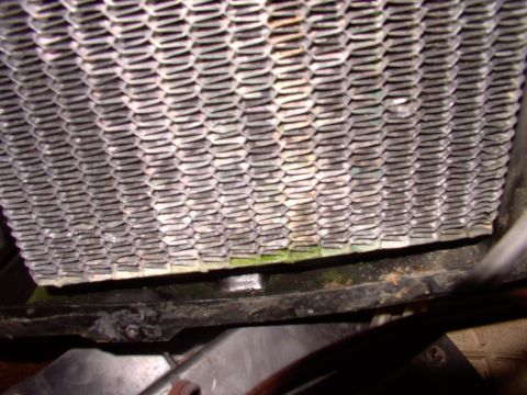 1986 Ford Bronco - And there's the evidence ! Take these 5.0 litres up to 5,000 rpm regularly and they blow their heater cores sooner or later. Honestly this…
