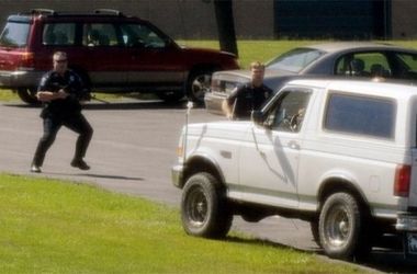 1996 Ford Bronco - This guy trys to run down cops in his Bronco