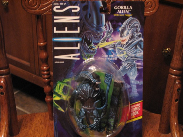 Aliens Gorilla Alien action figure with Face Hugger in packaging.