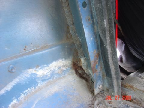1989 Ford Bronco - A little rust in the rear passenger side behind the taillight area.