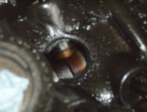 1990 Ford Bronco - Nasty wear on the camshaft.