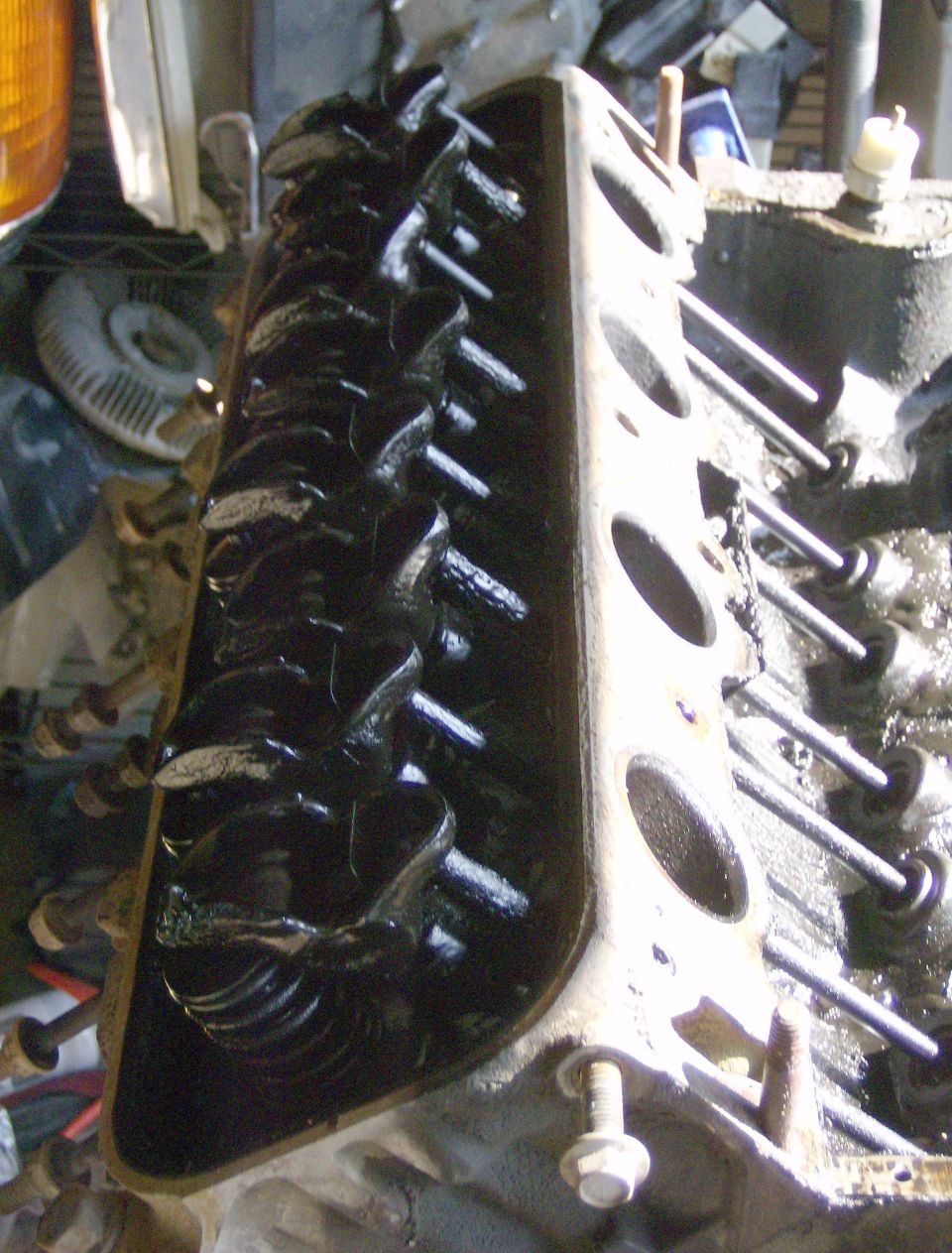 Sludge on the push rods as well.