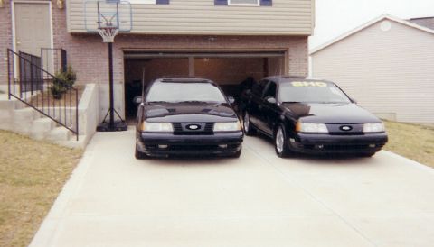 1991 Ford Taurus - Another front view.