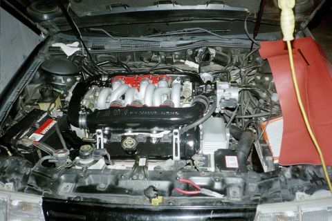 1991 Ford Taurus - Intake installed.