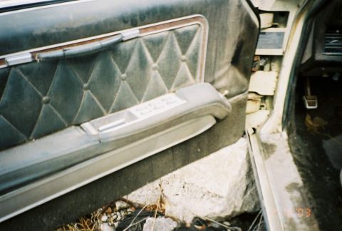 1969 Lincoln III - driver's side door inside