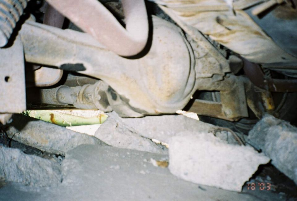 The 9-1/4" rear diff. Includes a track bar!