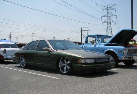 2003 Mercury Marauder - Bagged Impala.