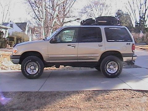 1999 Ford Explorer photo