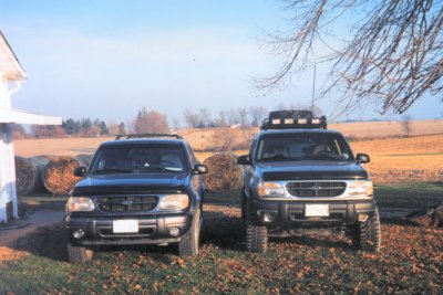1999 Ford Explorer photo