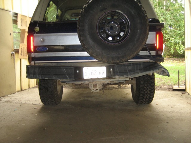1995 Ford Bronco rear view with spare tire