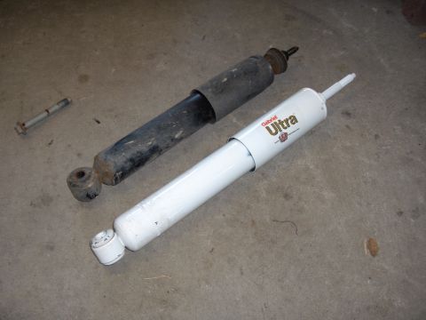 2007 Ford Mustang - Comparison of a new Gabriel Ultra shock absorber with an old, used one.