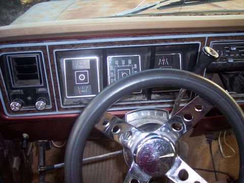 1979 Ford Bronco - has factory steering wheel now