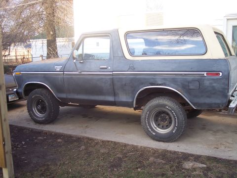 1979 Ford Bronco - This Ford Bronco appears to be from the late 1970s, possibly a 1978 model.
