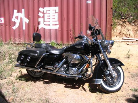 2006 Harley-Davidson FLH photo
