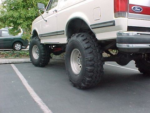 1988 Ford Bronco - 6 inch lift, 36 TSL Swampers