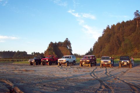 1996 Ford Bronco - Group on the Beach (5/16/2008)