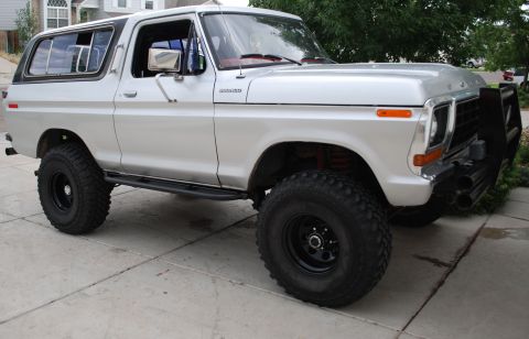 1978 Ford Bronco - shiney black sliders for now...need to scuff em up a bit