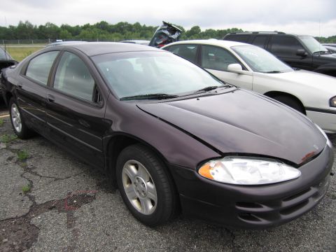 2001 Ford Crown Victoria - This sedan's body style suggests a 1998 model year, not a 2001 Ford Crown Victoria.