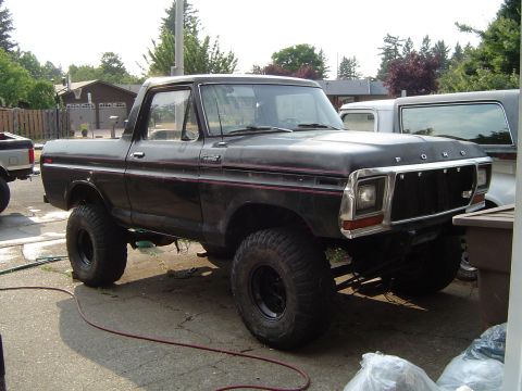 1989 Ford Bronco - Todd's with my old rims from my '78