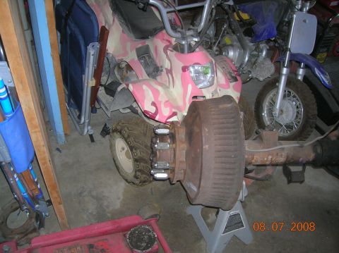 1985 Ford Bronco - 14 bolt brake drum...friggin huge.