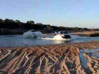 2001 Ford Sport Trac - Mud and others crossing the river.