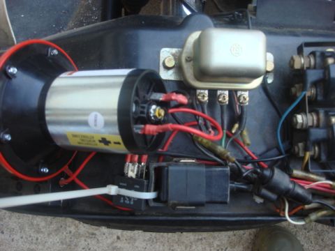 1983 Ford Bronco - I drilled a hole in the rear fender and mounted the Harbor Frieght horn. you can see all the wiring in place here.