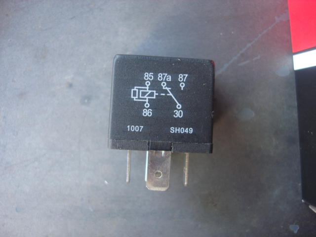 here is the side and wiring diagram for the relay