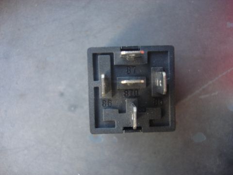 1983 Ford Bronco - here is the bottom of the relay.